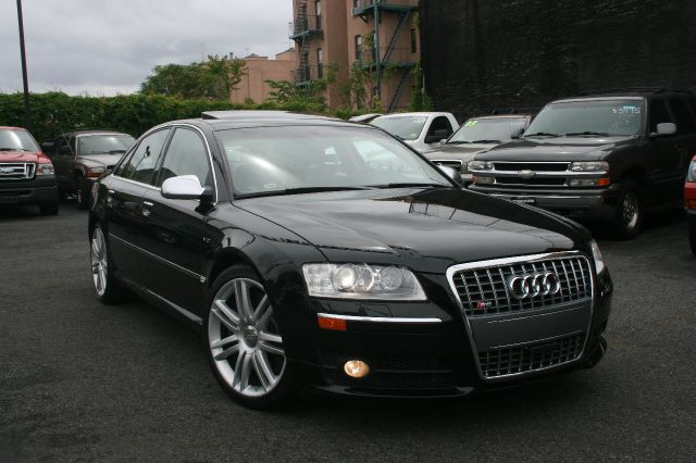 Audi S8 2007 photo 4