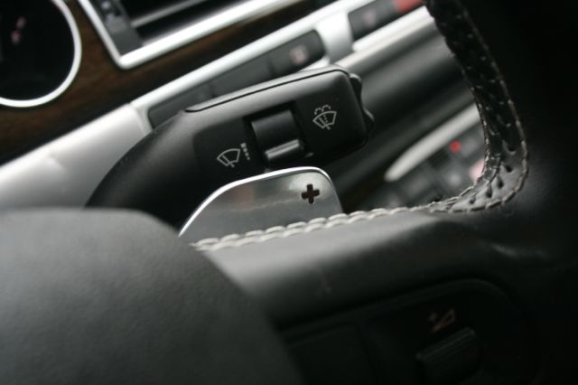 Audi S8 2007 photo 42