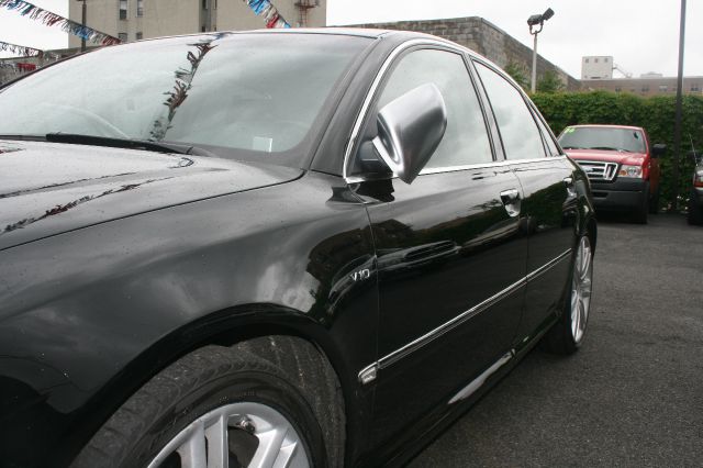 Audi S8 2007 photo 44