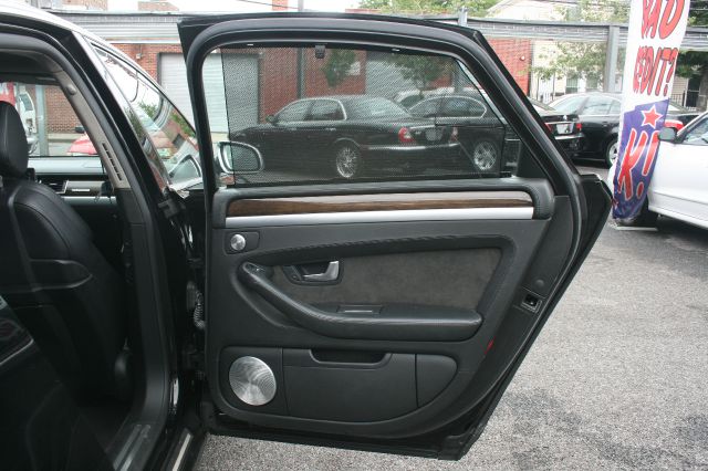 Audi S8 2007 photo 50