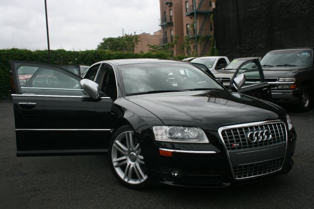 Audi S8 2007 photo 7
