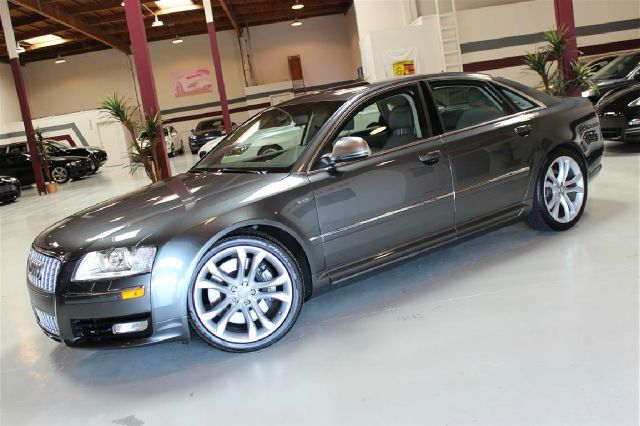 Audi S8 2008 photo 1