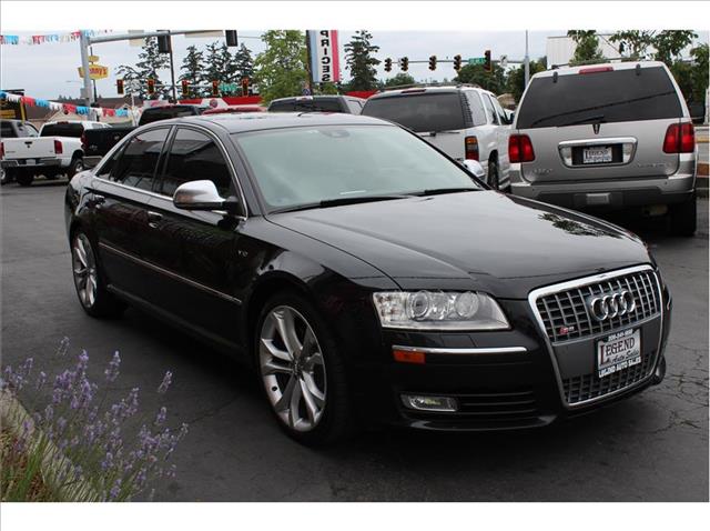 Audi S8 2008 photo 2
