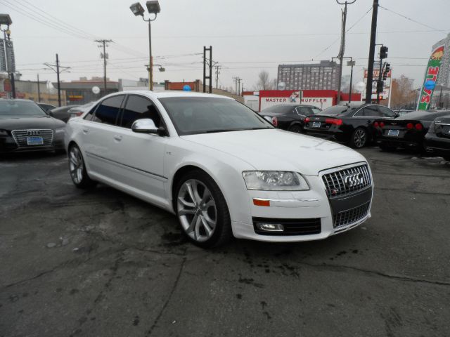Audi S8 2009 photo 3