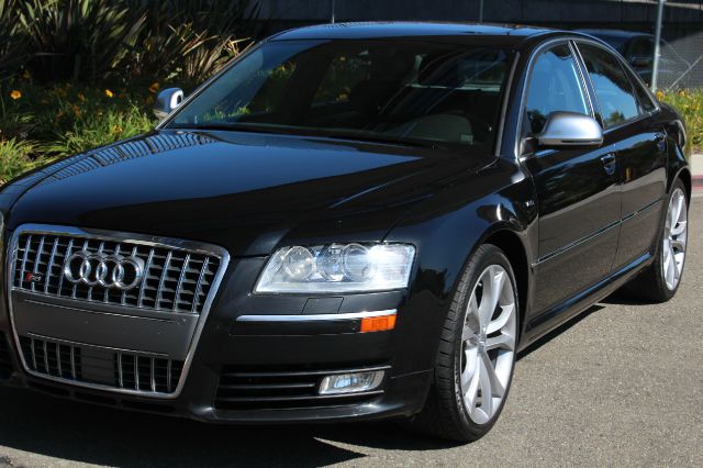 Audi S8 2009 photo 1