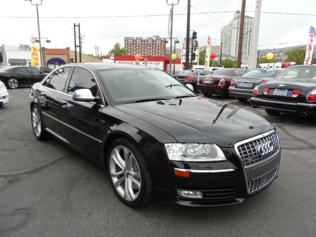 Audi S8 2009 photo 1