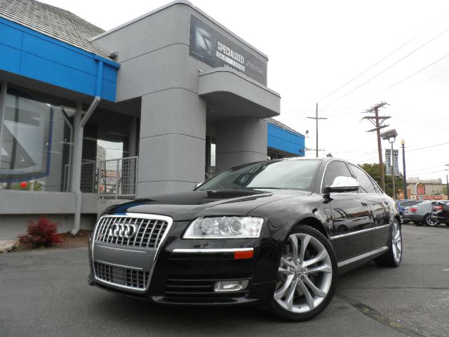 Audi S8 2009 photo 4