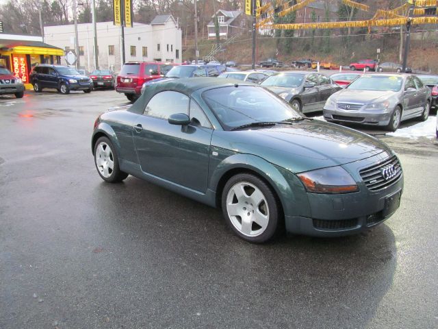 Audi TT 2001 photo 2