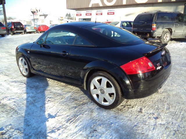 Audi TT 2001 photo 2