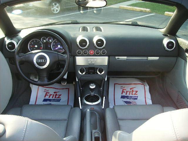 Audi TT 2001 photo 4