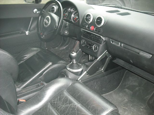 Audi TT 2001 photo 2