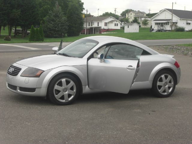 Audi TT 2001 photo 2