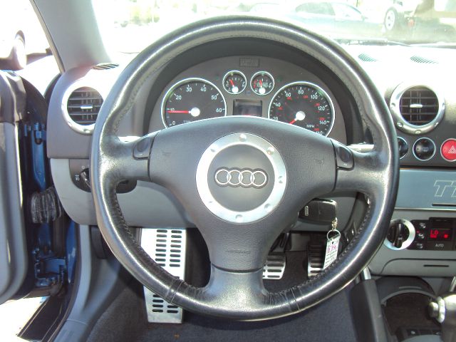 Audi TT 2003 photo 17