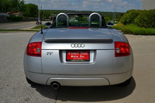Audi TT 2003 photo 2
