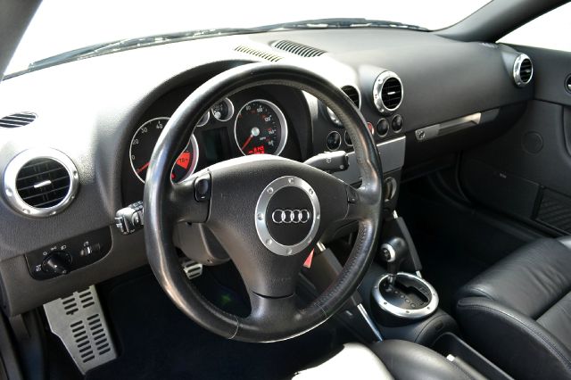 Audi TT 2003 photo 7