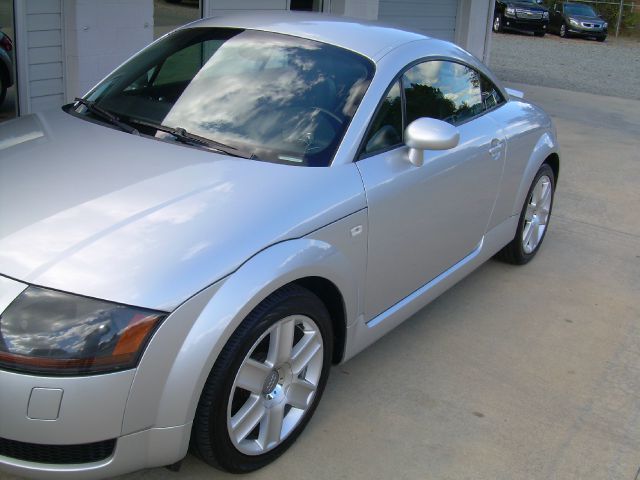 Audi TT 2004 photo 2