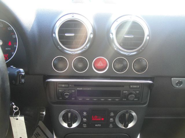 Audi TT 2005 photo 6