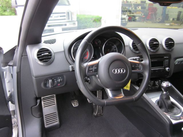 Audi TT 2008 photo 17