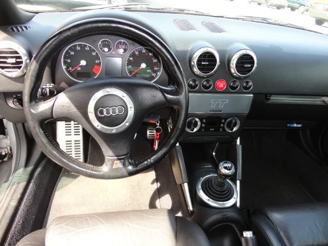 Audi TT 2014 photo 8