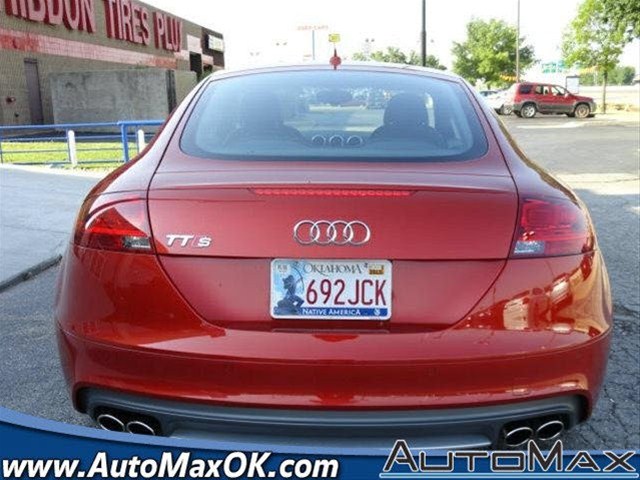 Audi TTS 2011 photo 3