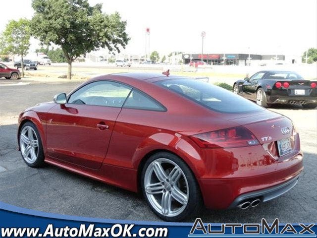 Audi TTS 2011 photo 4
