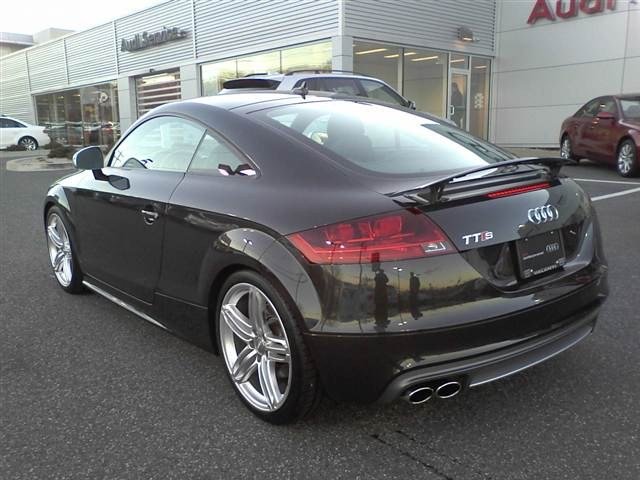 Audi TTS 2011 photo 5