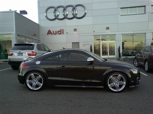 Audi TTS 2011 photo 2