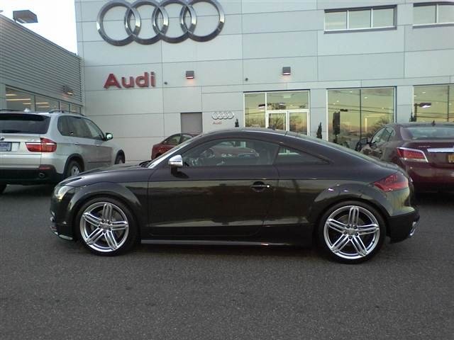 Audi TTS 2011 photo 3