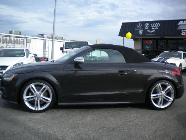 Audi TTS 2013 photo 17