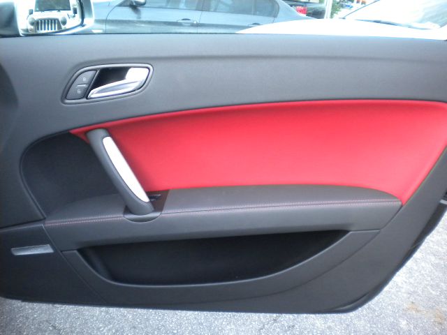 Audi TTS 2013 photo 18