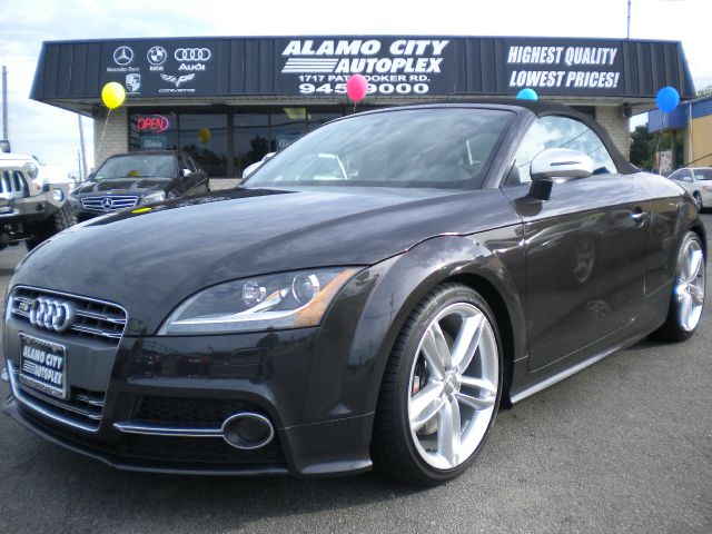 Audi TTS 2013 photo 19