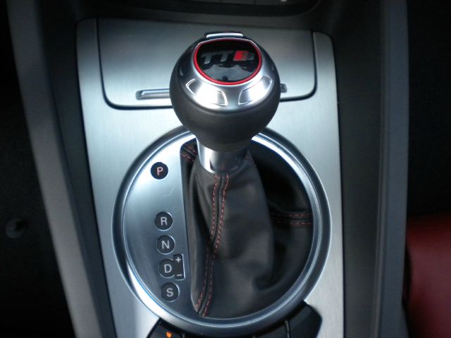 Audi TTS 2013 photo 2