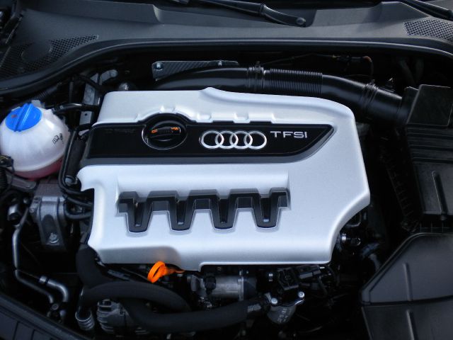 Audi TTS 2013 photo 22