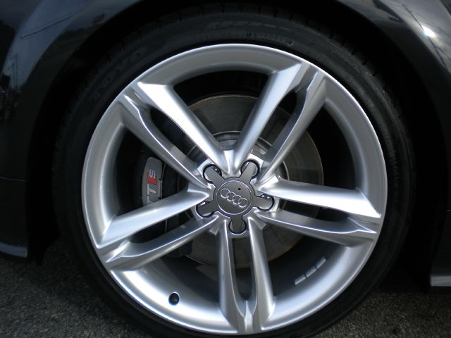 Audi TTS 2013 photo 26