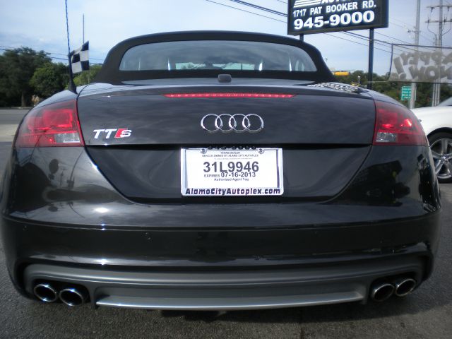 Audi TTS 2013 photo 3