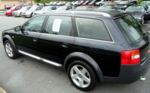 Audi allroad 2004 photo 2