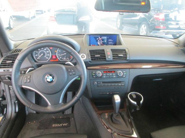 BMW 1 series 2011 photo 1
