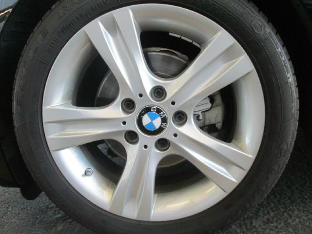 BMW 1 series 2011 photo 3