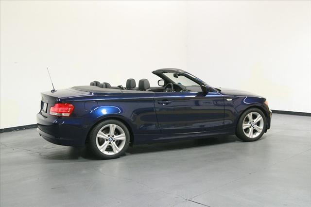 BMW 1 series 2010 photo 2