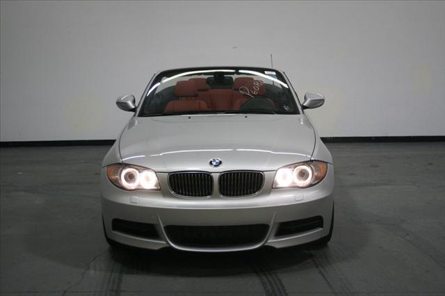 BMW 1 series 2010 photo 2