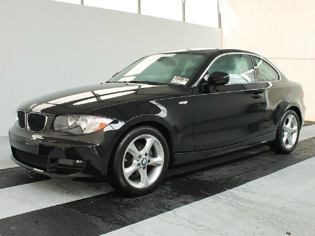 BMW 1 series 2010 photo 1