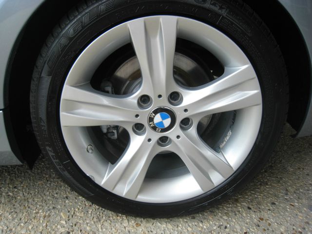 BMW 1 series 2010 photo 24