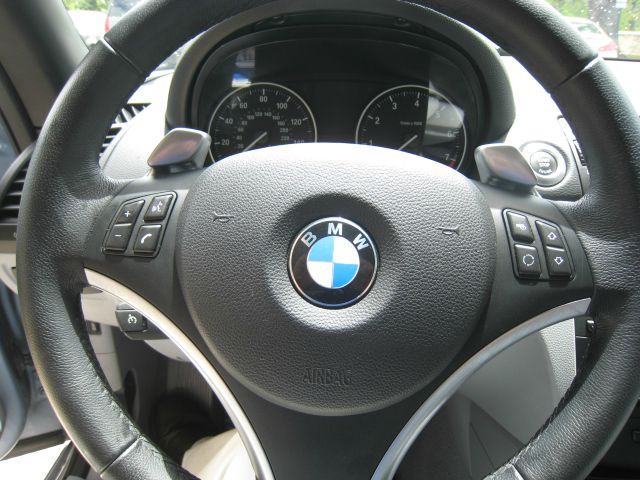 BMW 1 series 2010 photo 9