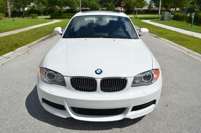 BMW 1 series 2010 photo 1