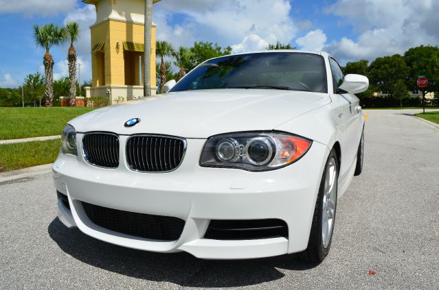 BMW 1 series 2010 photo 3