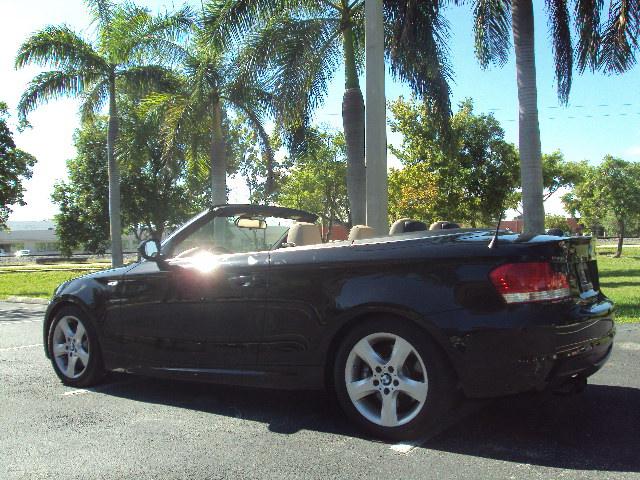 BMW 1 series 2010 photo 2