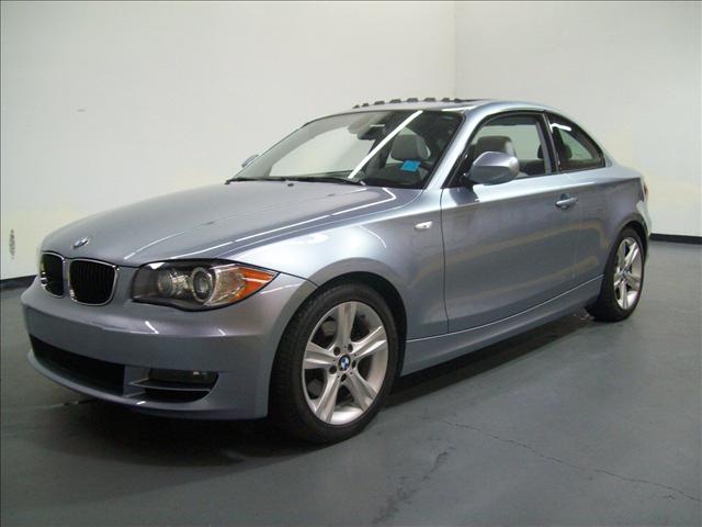 BMW 1 series 2010 photo 2