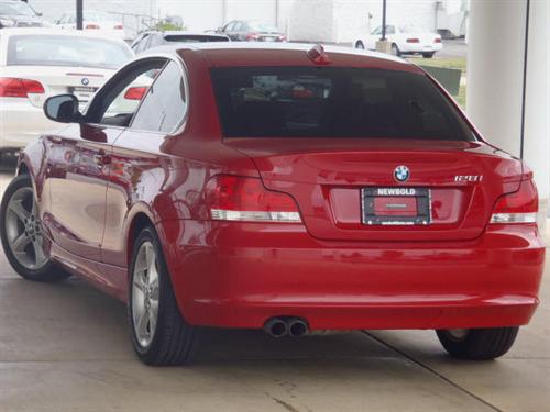 BMW 1 series 2010 photo 2