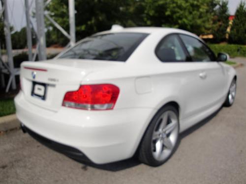 BMW 1 series 2010 photo 2