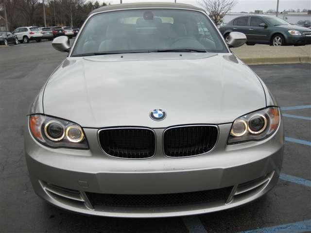 BMW 1 series 2010 photo 1